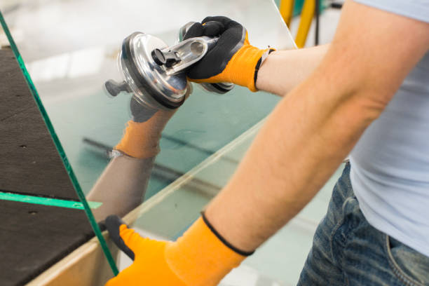 Услуги стекольщика в Соли-Илецке – резка и ремонт стекла, остекление от 1667 руб. | Мастер24