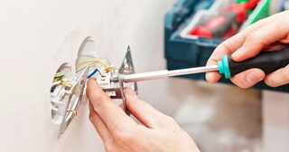Электромонтажные работы в Соли-Илецке от Мастер24 — электромонтаж под ключ, цены от 1667 руб., заказать услуги